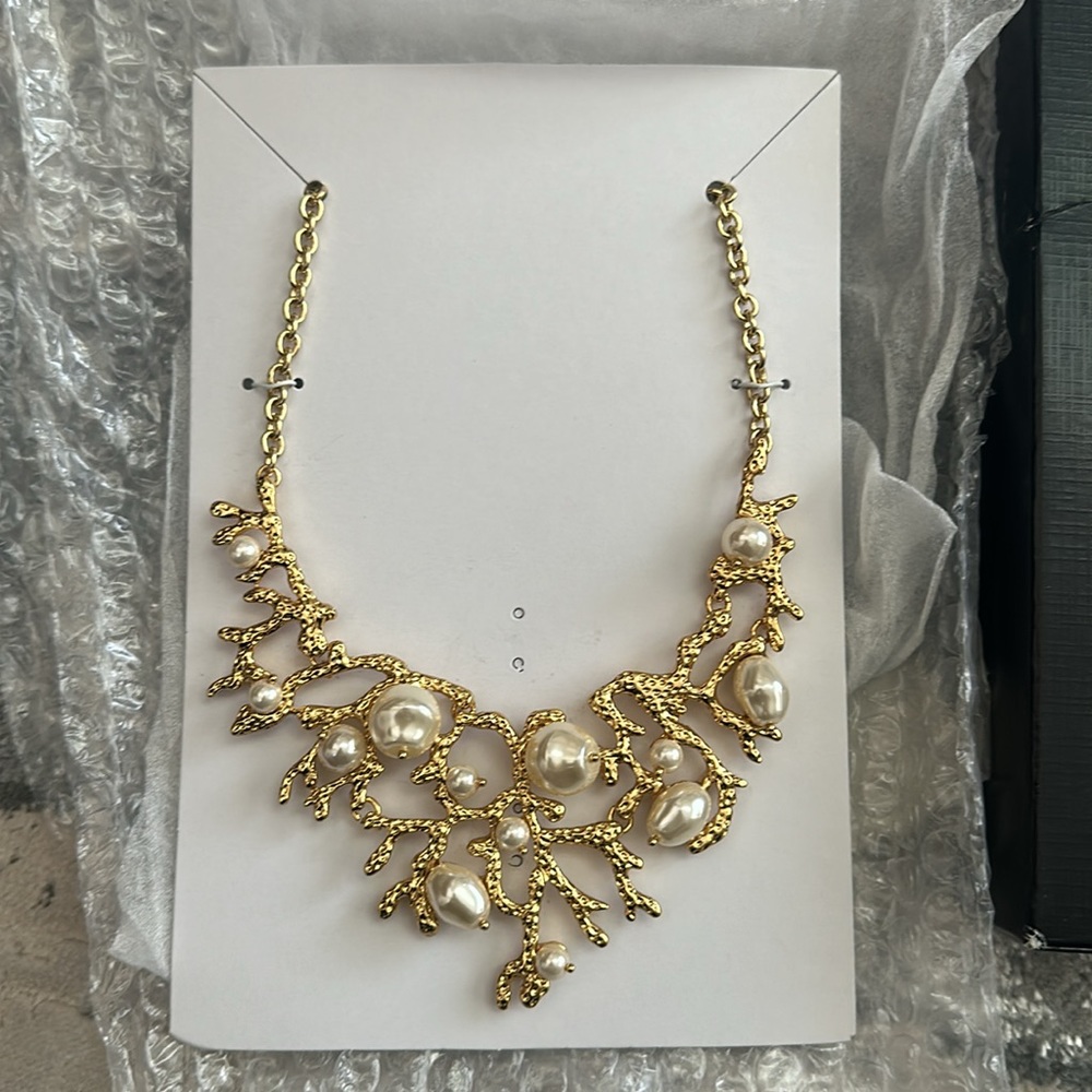 Talbots Pearl and gold coral statement necklace